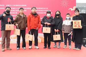 “百米小巷”人潮涌動(dòng)！瑞方人力助力2025年武侯區(qū)春風(fēng)行動(dòng)專場招聘會“開門紅” 第12張