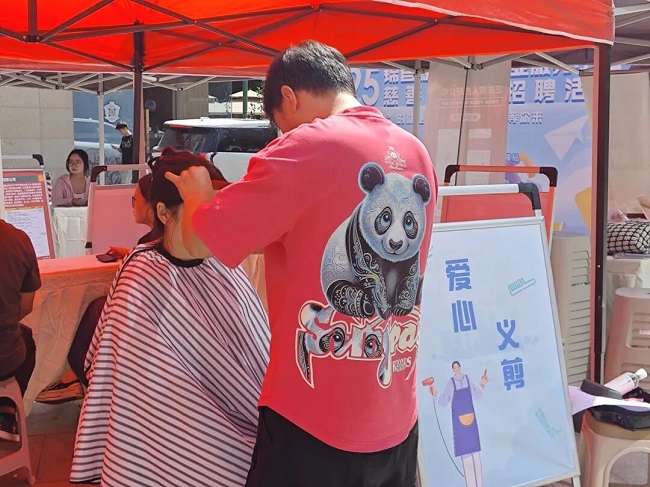 “家門口”的一站式服務(wù)！瑞方人力助力打造火車南站街道錦官新城社區(qū)特色就業(yè)IP 第6張