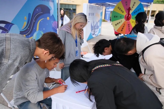 300家名企齊聚！瑞方人力助力吉利學(xué)院供需精準(zhǔn)匹配 第4張