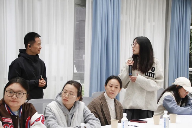 深入一線聽(tīng)民意！成都市人大代表龔曉鷗在火車(chē)南站街道開(kāi)展就業(yè)指導(dǎo)專(zhuān)題分享活動(dòng) 第3張