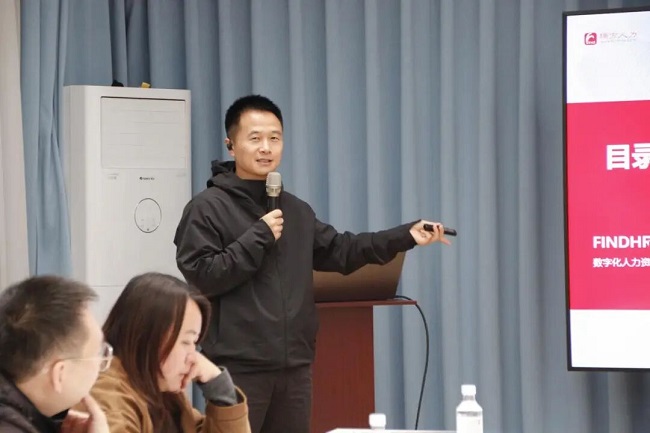 深入一線聽(tīng)民意！成都市人大代表龔曉鷗在火車(chē)南站街道開(kāi)展就業(yè)指導(dǎo)專(zhuān)題分享活動(dòng) 第2張