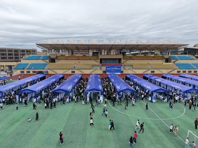 300家名企齊聚！瑞方人力助力吉利學(xué)院供需精準(zhǔn)匹配 第2張