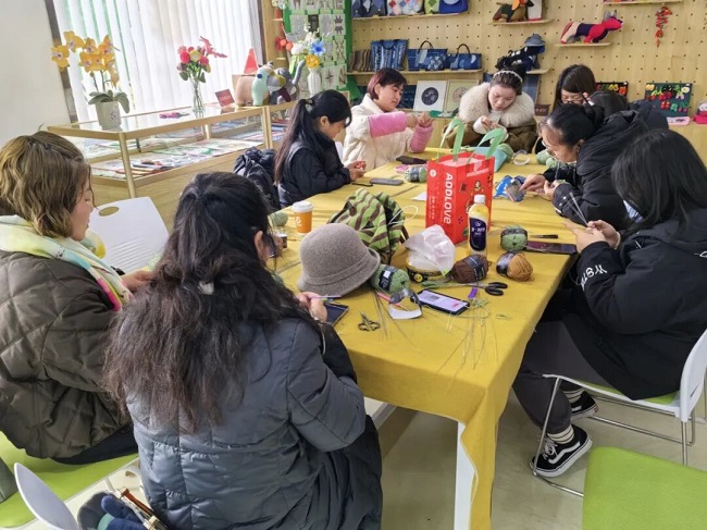 傳承指尖手藝，激活就業(yè)新機(jī)：瑞方人力助力華興街道開展女紅就業(yè)幫扶 第4張